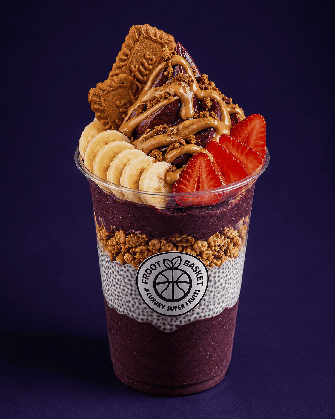Lotus Açaí Cup – Lotuscreme, Lotuskekse, Banane, Erdbeere · frisch bei Froot Basket in der Markthalle Essen